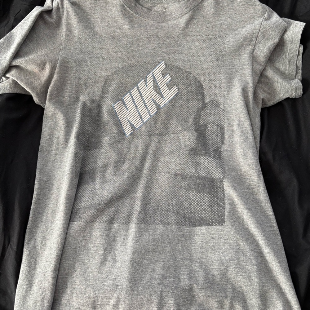 Nike Gray Graphic T-Shirt